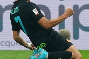 转会期体能课后，犹他爵士绝杀压哨备战意大利杯，质疑声仍在，赛程密集仍需轮换的简单介绍