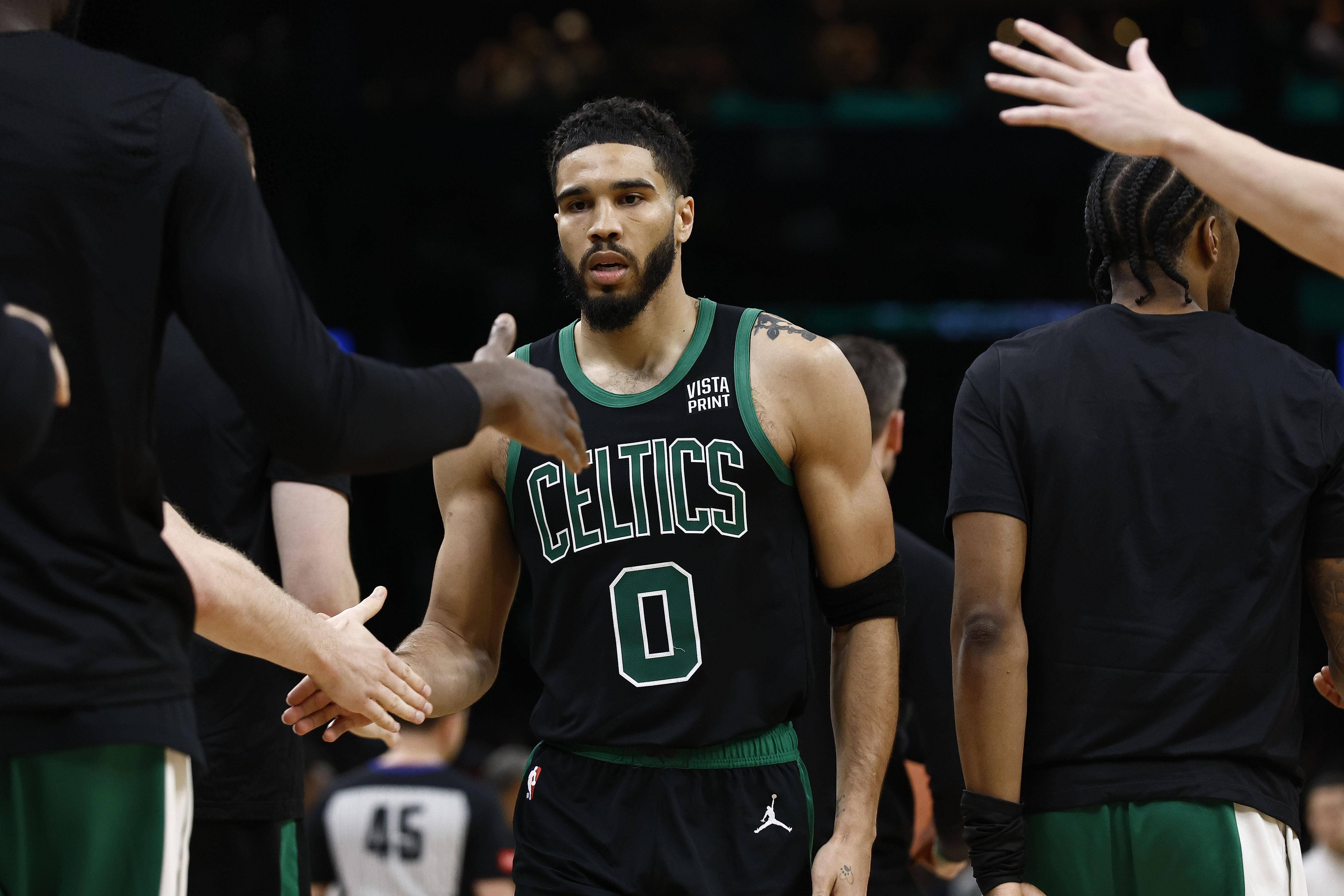 九游会网站入口 -NBA总决赛倒计时,波士顿凯尔特人今晨回应争议,细节引发关注,赛场秩序良好,训练强度明显提升的简单介绍