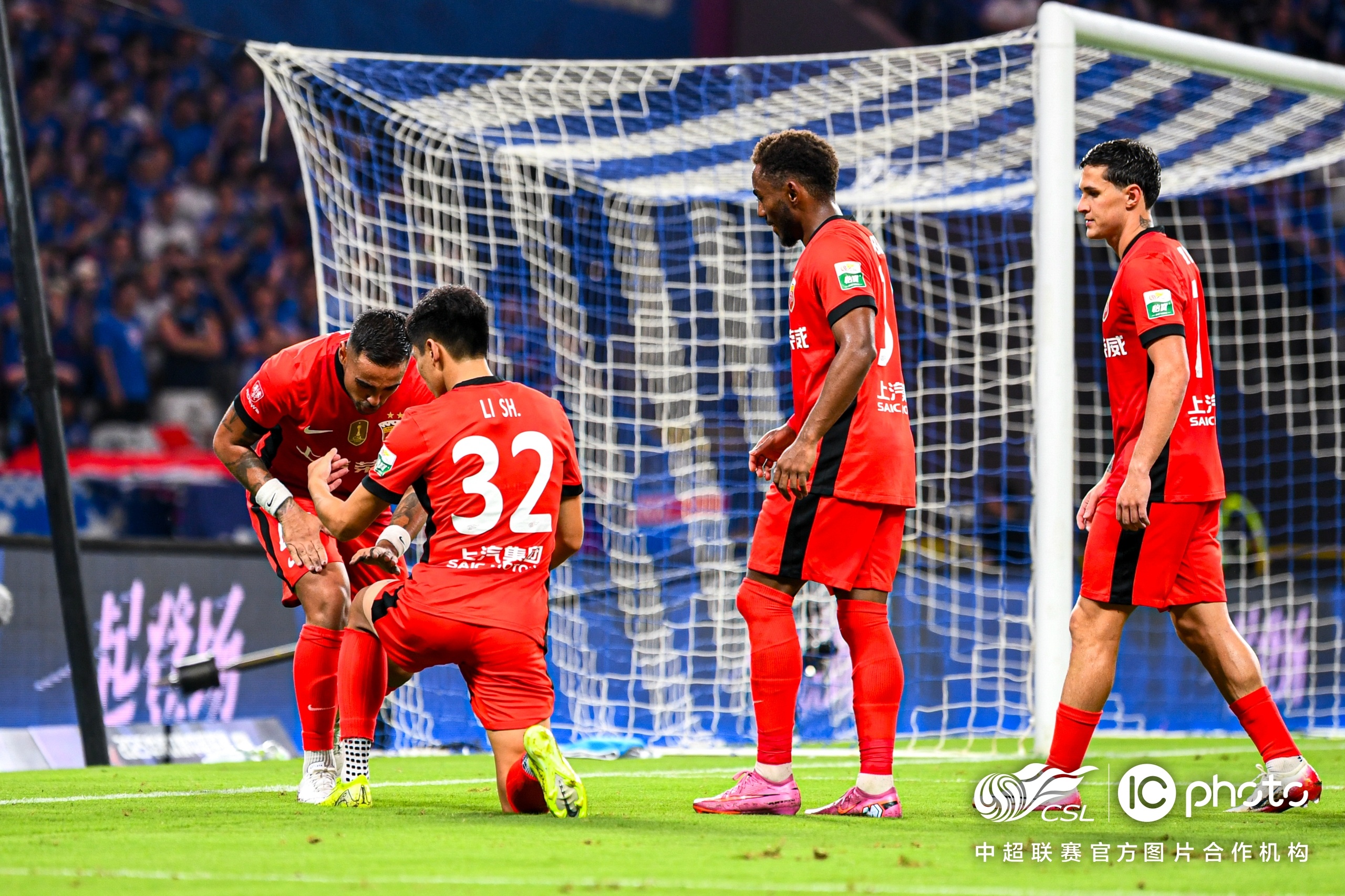 关于法甲赛程吃紧，葡萄牙体育转会期伤情更新，引发热议，更衣室氛围转暖的信息