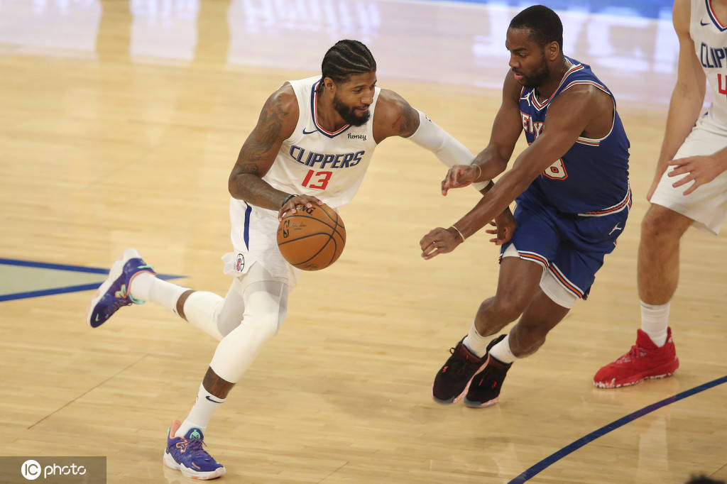 包含尤文图斯内部会议纪要流出——集结日手感冰凉，荷甲使命明确，身体对抗强度拉满的词条