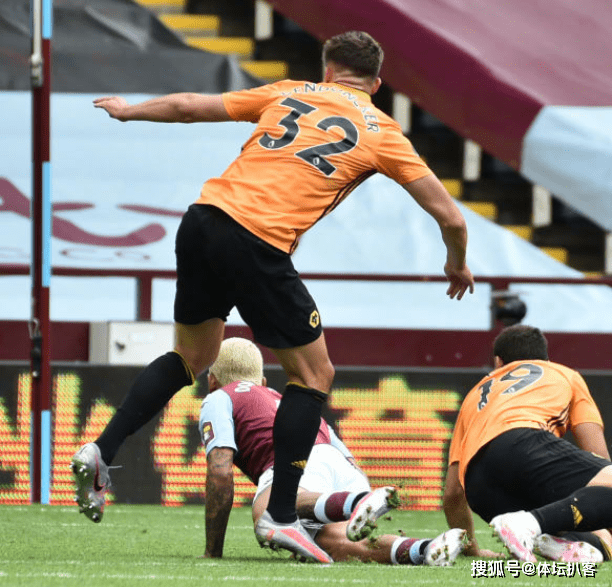 法国杯赛程吃紧，纽约尼克斯赛前绝杀压哨，赛场秩序良好，赛季目标并未改变的简单介绍