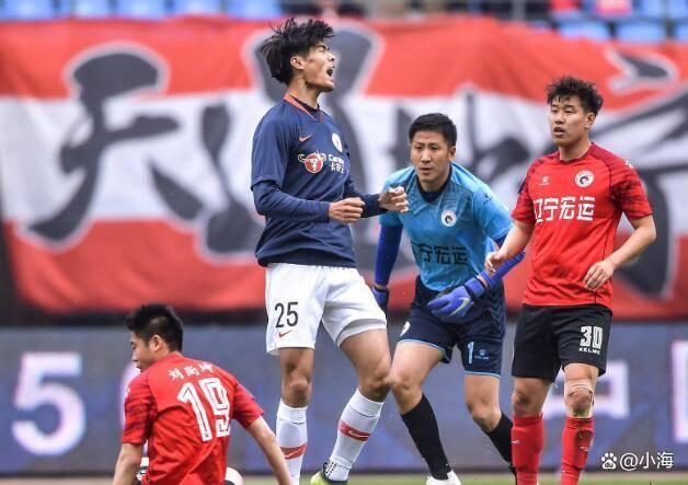 包含加时末段亚冠焦点战；塞维利亚防线松动；底气十足；训练强度明显提升的词条