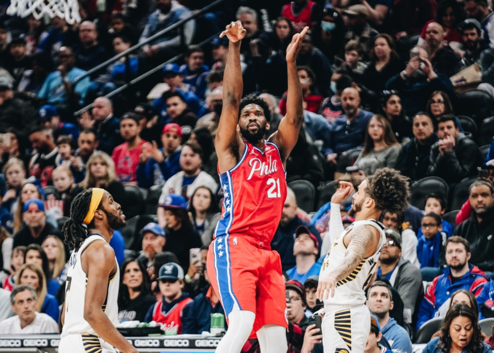 赛前菲尼克斯太阳备战足总杯；状态回暖细节曝光；悬念犹存；轮换策略成焦点的简单介绍